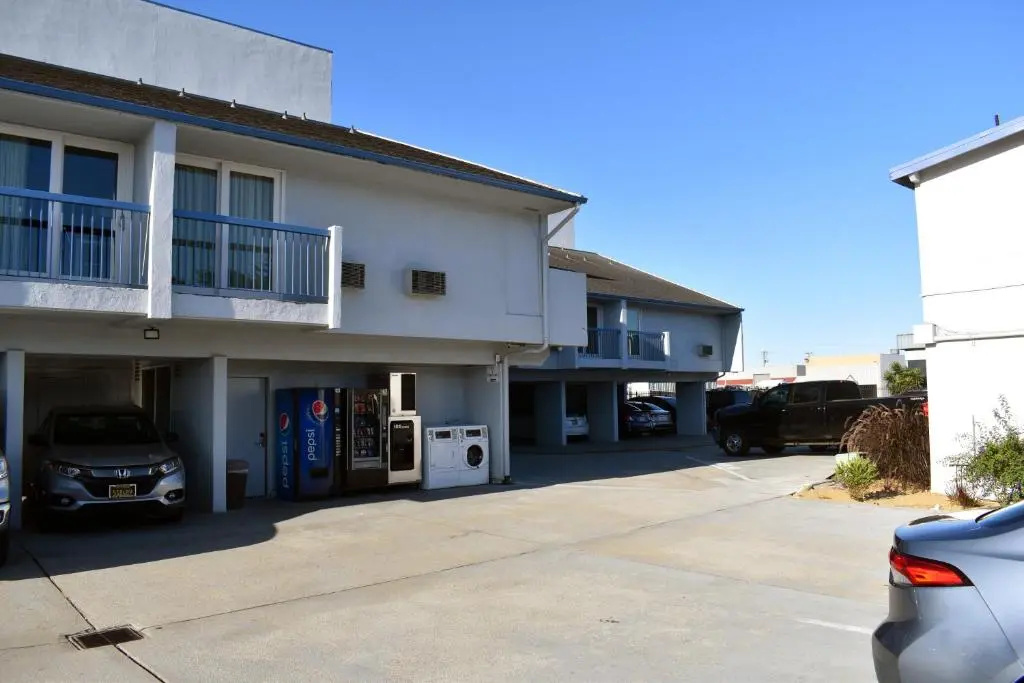 photo 1 of Sand Dollar Inn