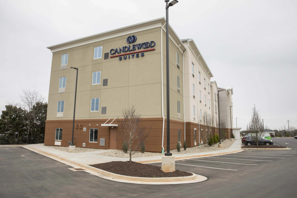 photo 1 of Magnolia Bay Hotel & Suites