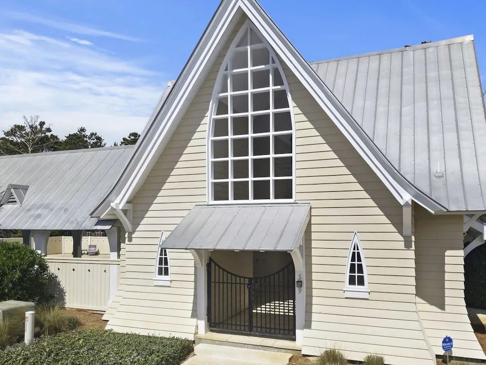 photo 1 of Magnolia Manor 5 Bedroom Home by RedAwning