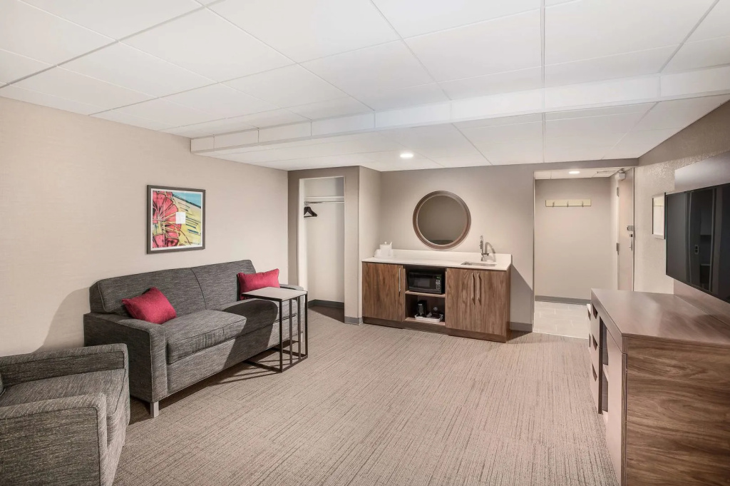 photo 1 of Hampton Inn & Suites Houghton