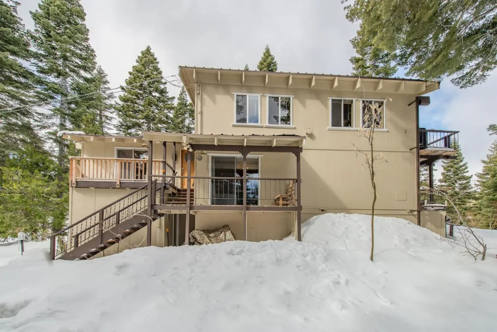 photo 1 of Mahogany by Avantstay Snowbird Cabin w/ Full Chamberlands Access!