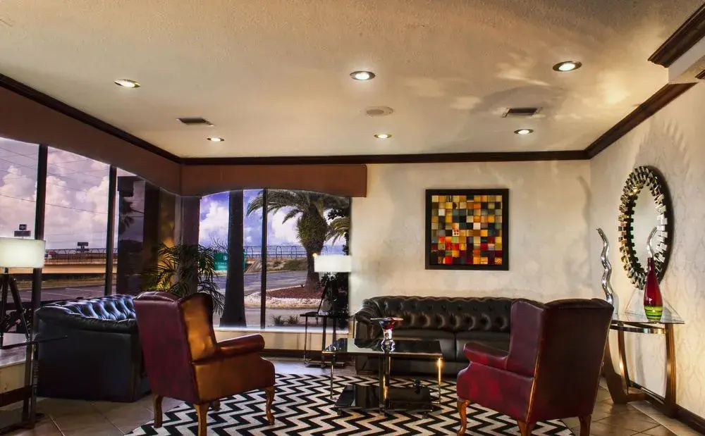 photo 1 of Maingate Inn & Suites at Four Corners