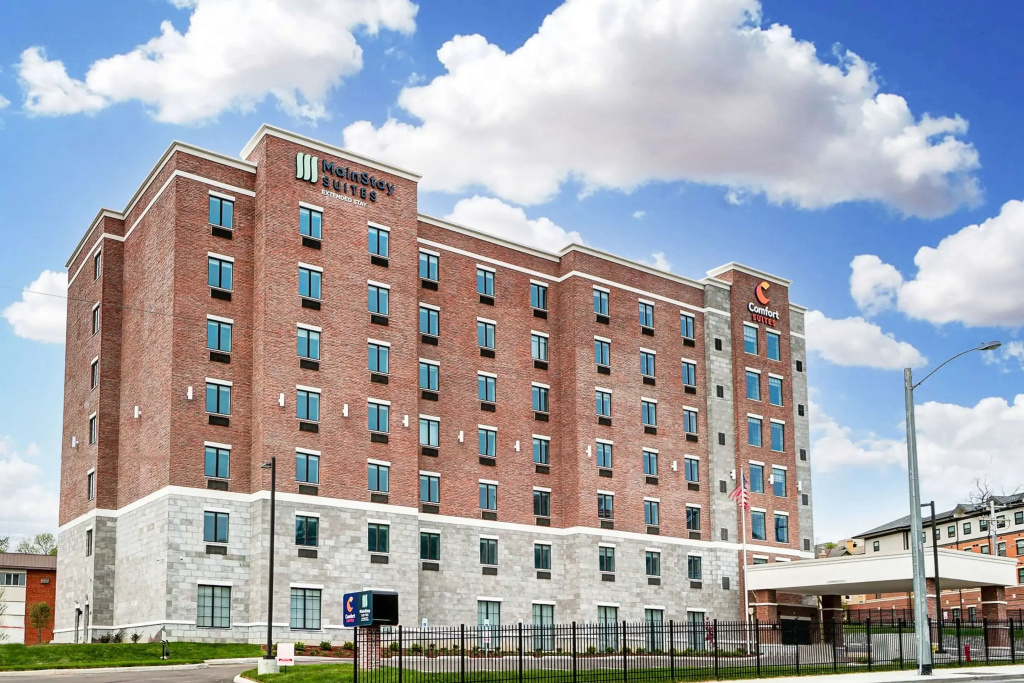 photo 1 of MainStay Suites Cincinnati University - Uptown