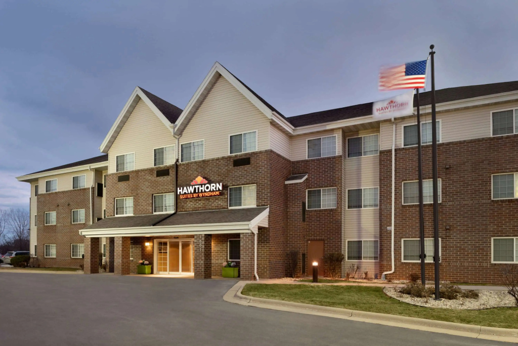 photo 1 of Hawthorn Extended Stay by Wyndham Milwaukee Airport