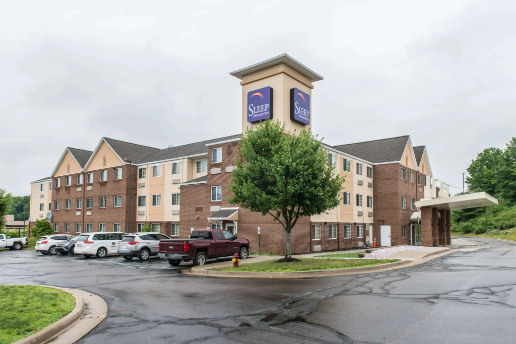 photo 1 of MainStay Suites Pittsburgh Airport