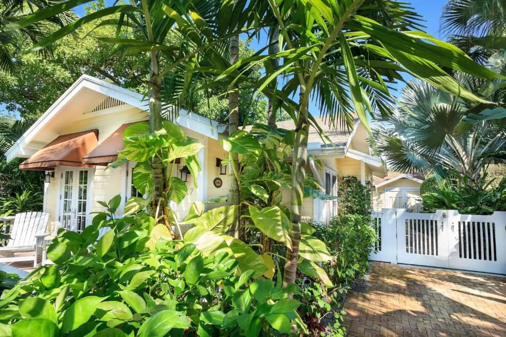 photo 1 of Mango Haus 2bd 2ba Private Pool and Parking