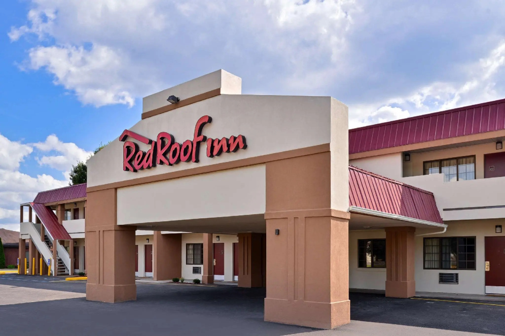 photo 1 of Red Roof Inn Marietta