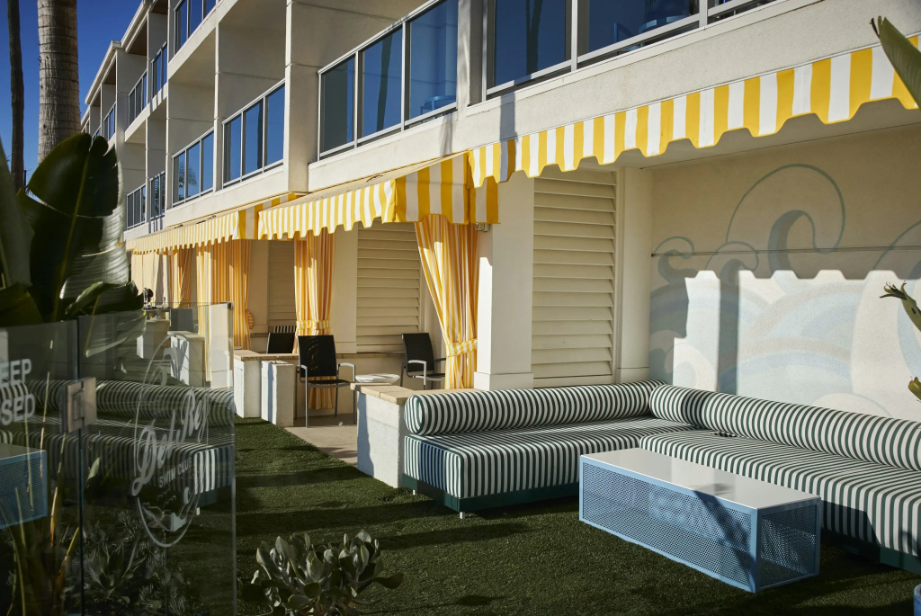 photo 1 of Marina del Rey Hotel
