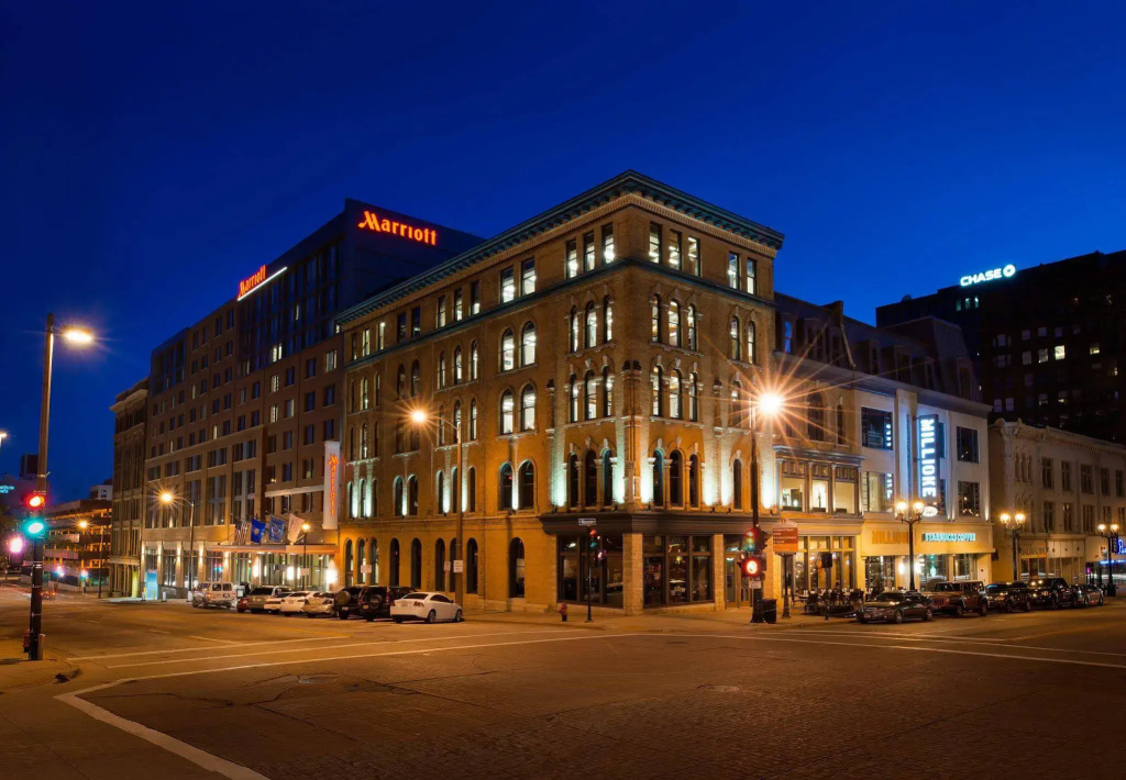 photo 1 of Marriott Milwaukee Downtown