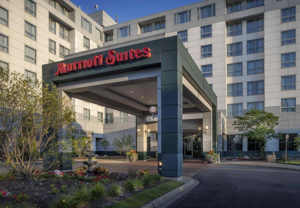 photo 1 of Chicago Marriott Suites Deerfield
