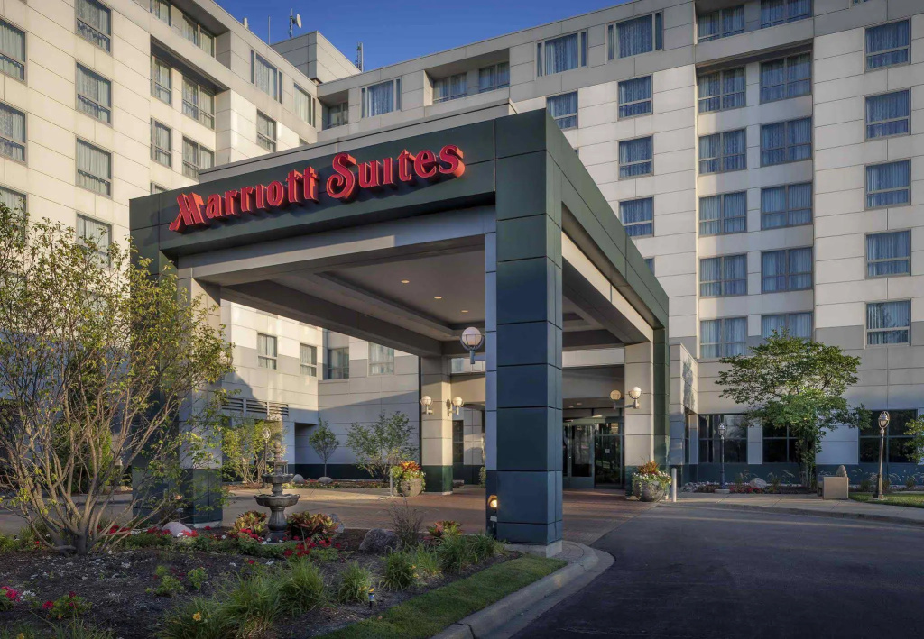 photo 1 of Chicago Marriott Suites Deerfield
