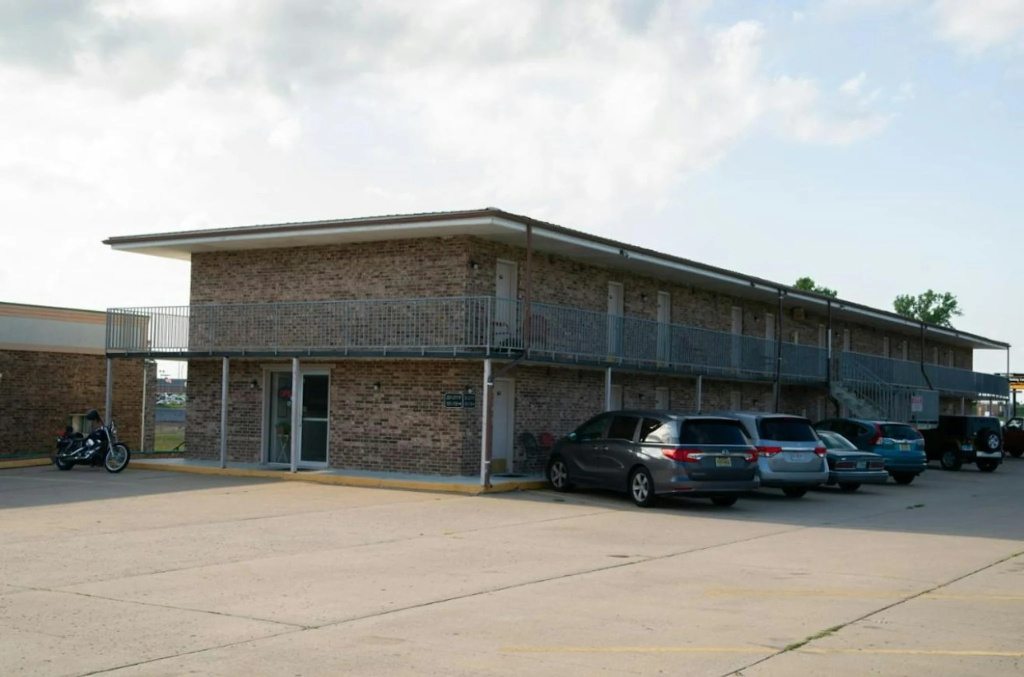 photo 1 of Marshall Lodge By OYO Hwy 65