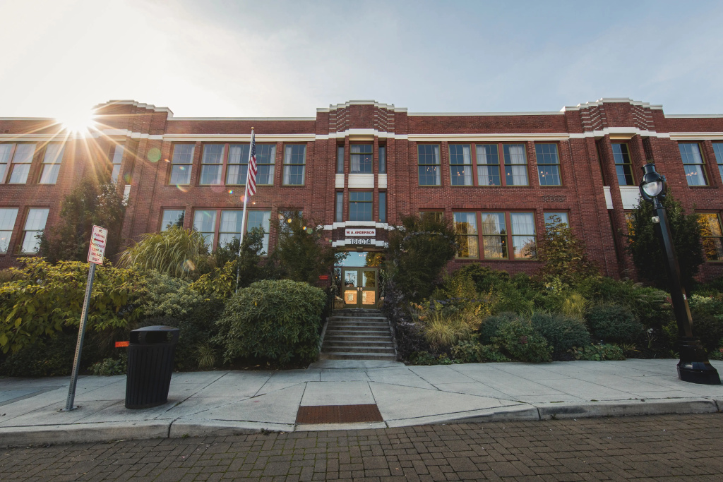 photo 1 of McMenamins Anderson School