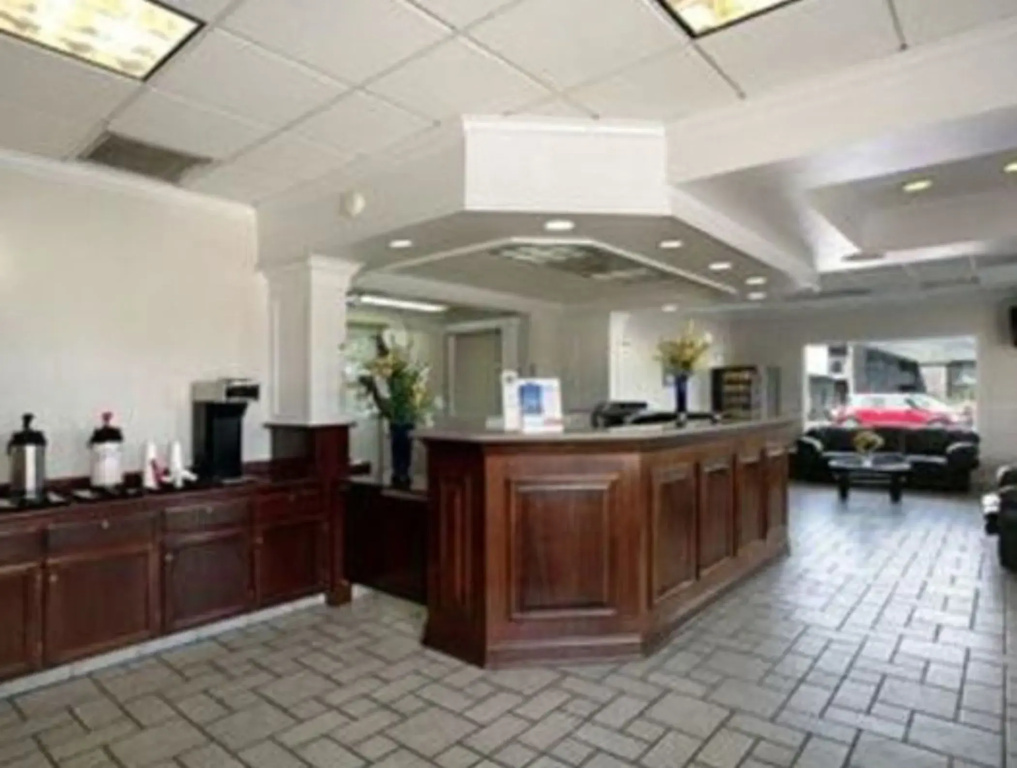 photo 1 of Econo Lodge Inn & Suites Central