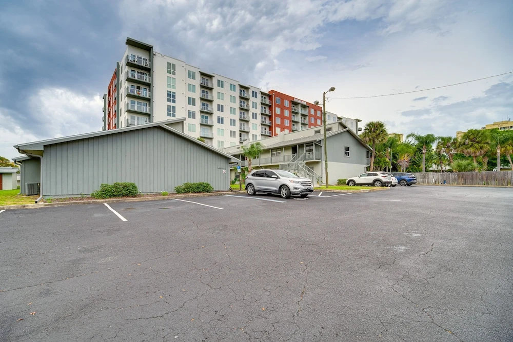 photo 1 of Melbourne Condo w/ Balcony - 3 Mi to Beach!