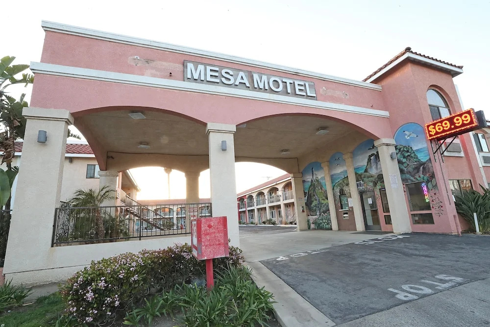 photo 1 of Mesa Motel