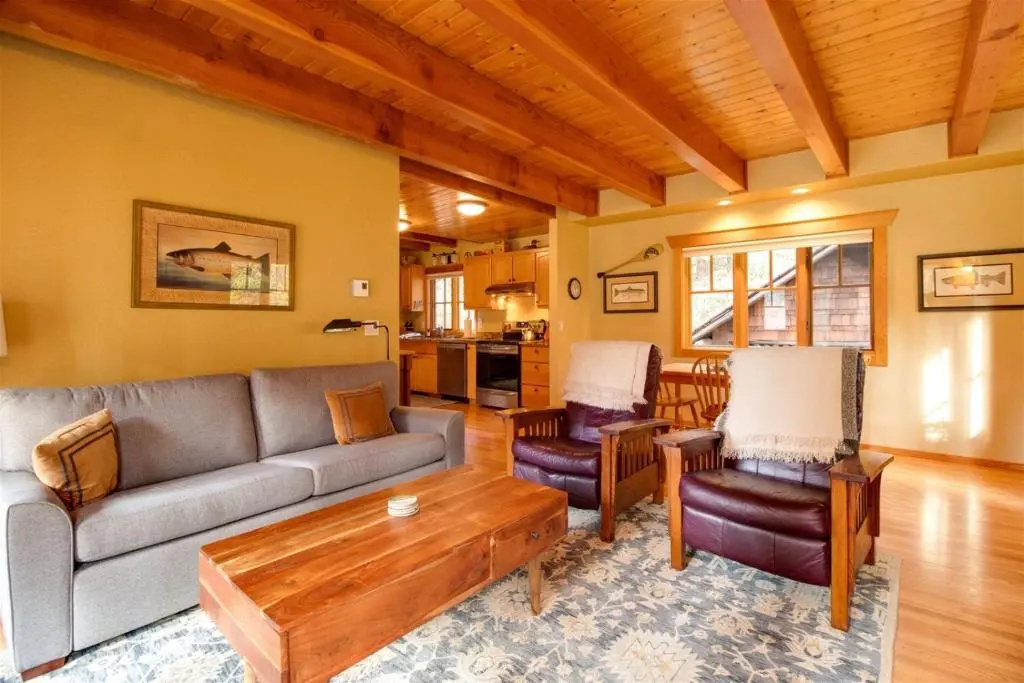 photo 1 of Metolius Cabin 1