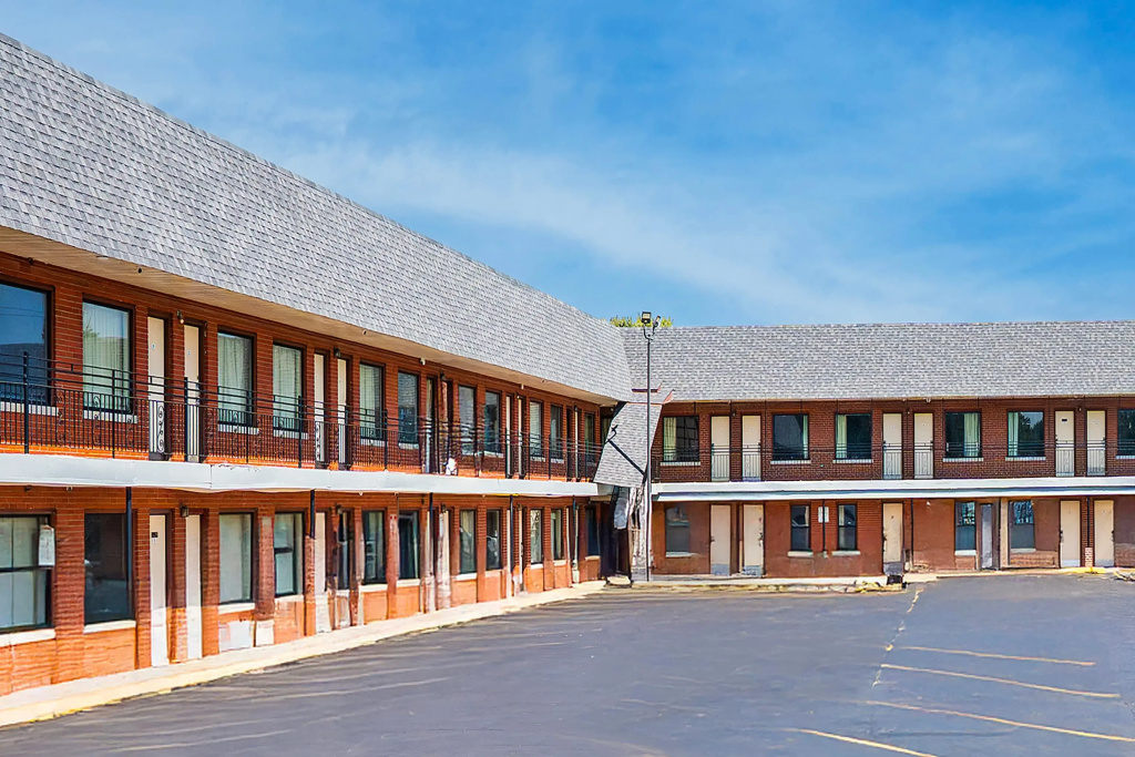 photo 1 of Miami Inn & Suites