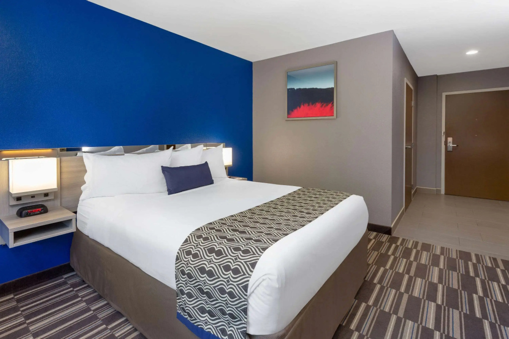photo 1 of Microtel Inn & Suites by Wyndham Bethel/Danbury