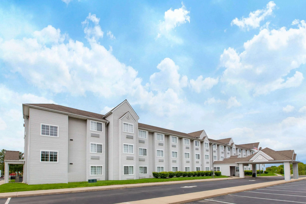 photo 1 of Microtel Inn & Suites by Wyndham Pittsburgh Airport