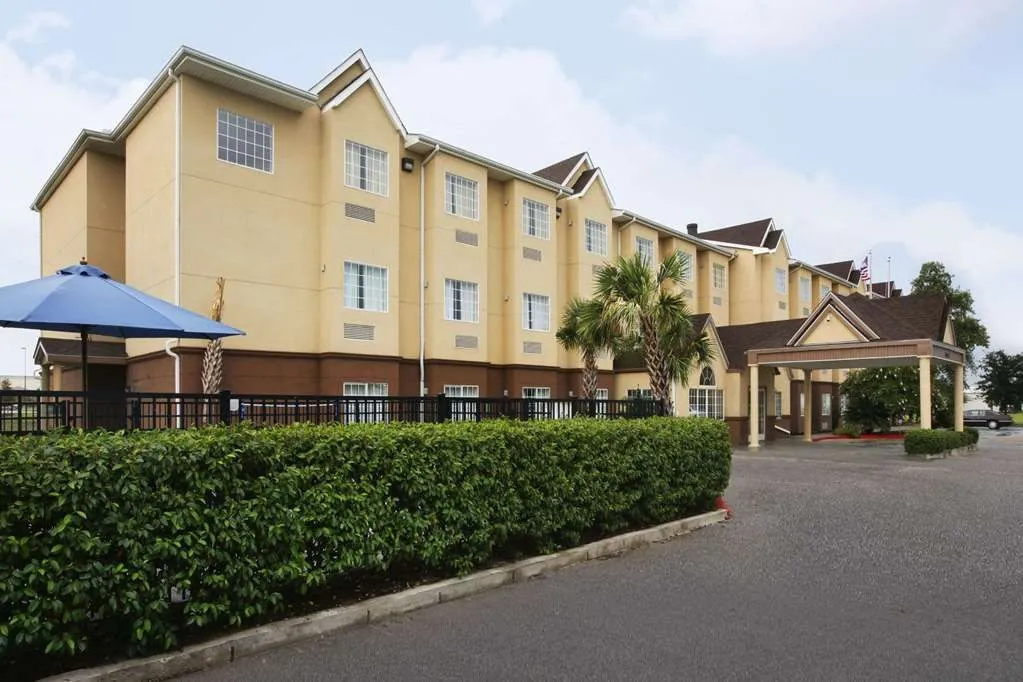 photo 1 of Microtel Inn And Suites Baton Rouge I-10