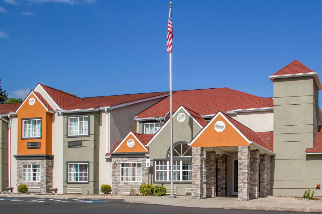 photo 1 of Quality Inn & Suites Maggie Valley - Cherokee Area