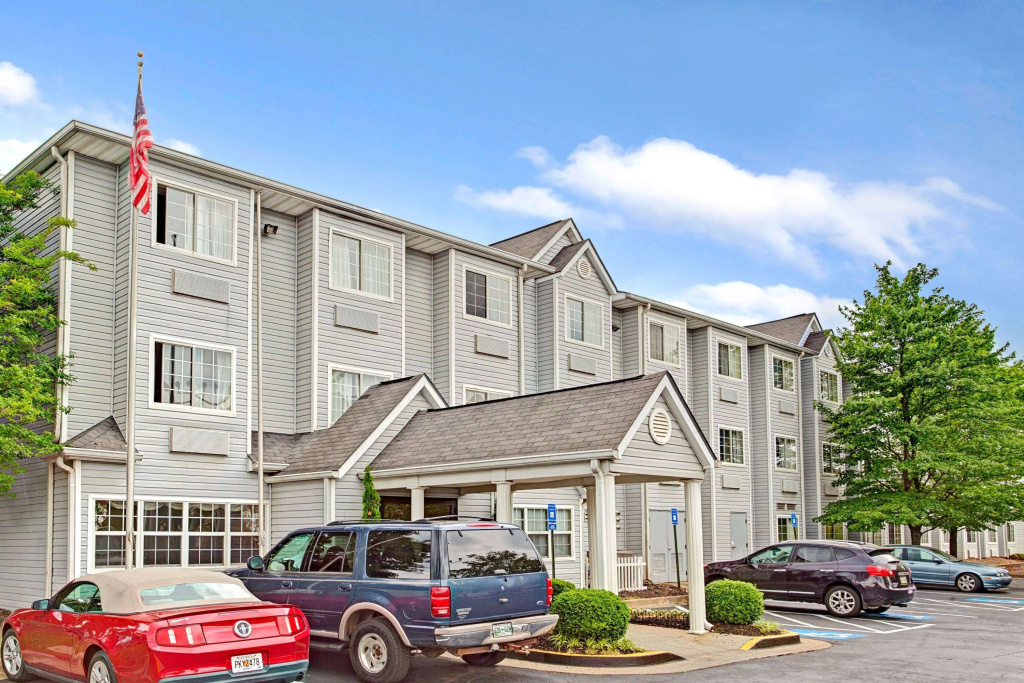 photo 1 of Microtel Inn by Wyndham Atlanta Airport