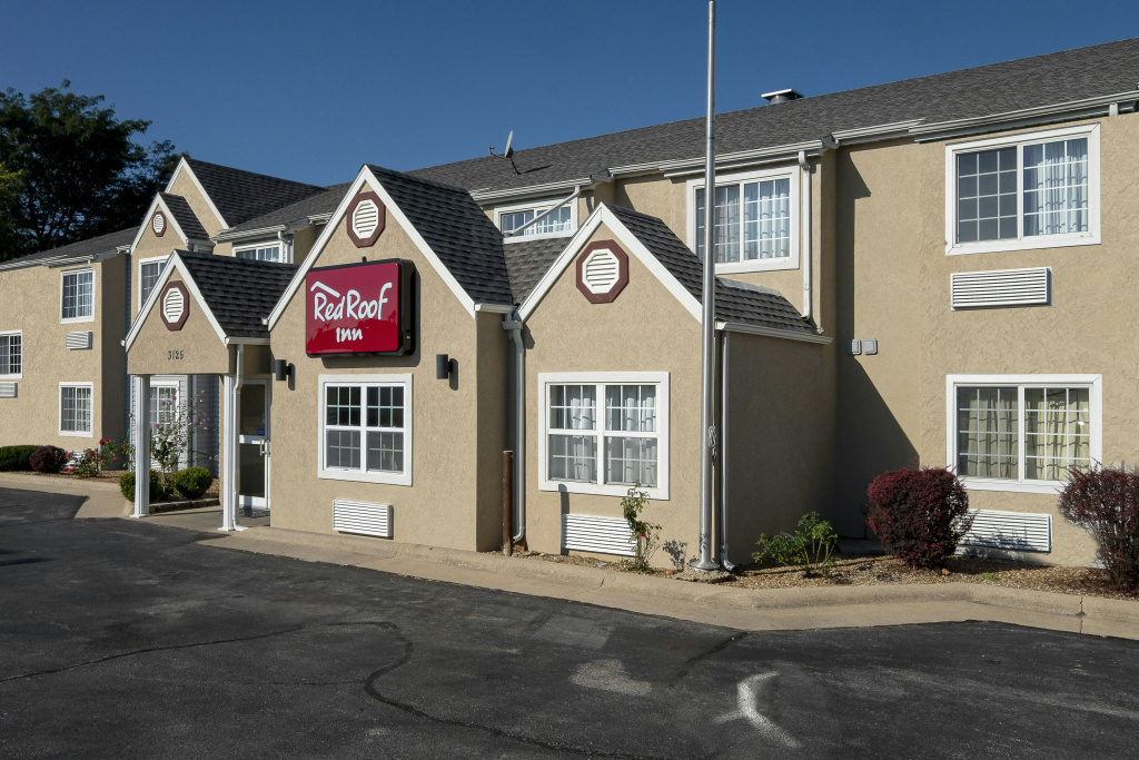 photo 1 of Red Roof Inn Springfield, MO