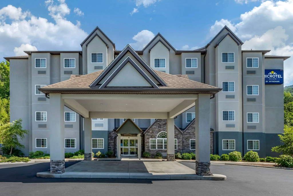 photo 1 of Microtel Inn & Suites By Wyndham Sylva Dillsboro Area