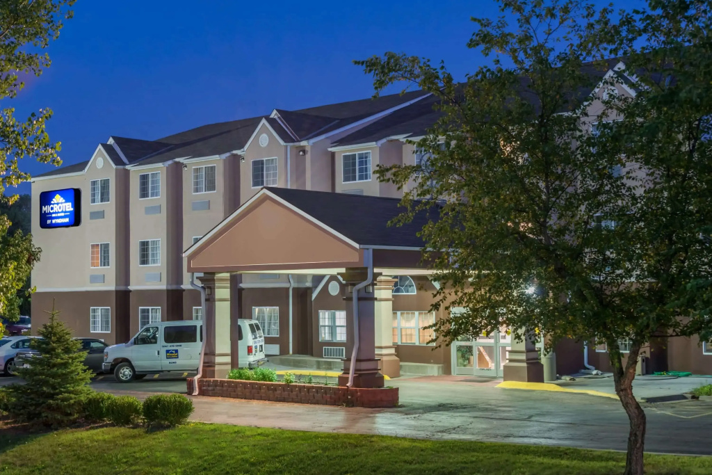 photo 1 of Microtel Inn & Suites by Wyndham Kansas City Airport