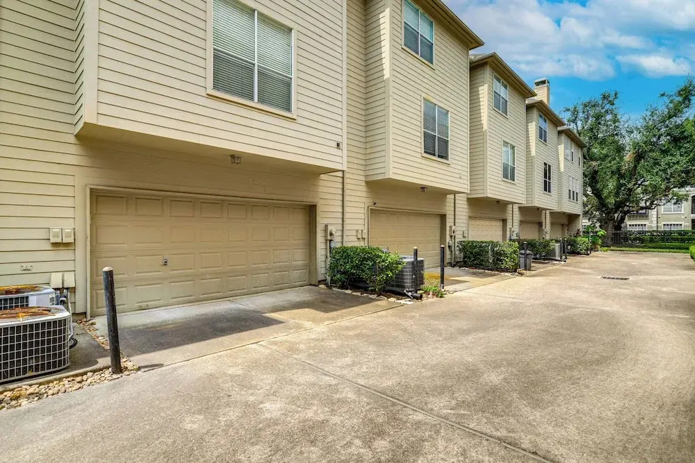 photo 1 of Midtown Houston Abode: 8 Blocks to Downtown!