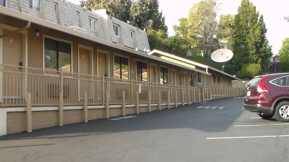 photo 1 of Laurel Inn