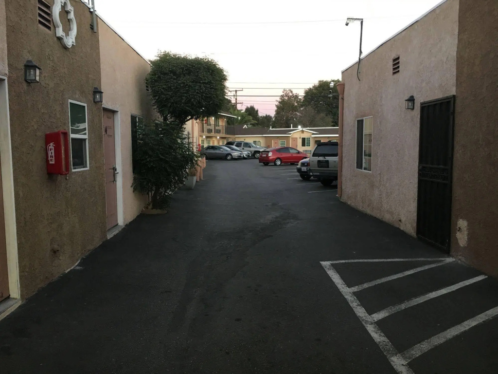 photo 1 of Mission Motel Lynwood - 59 and up.