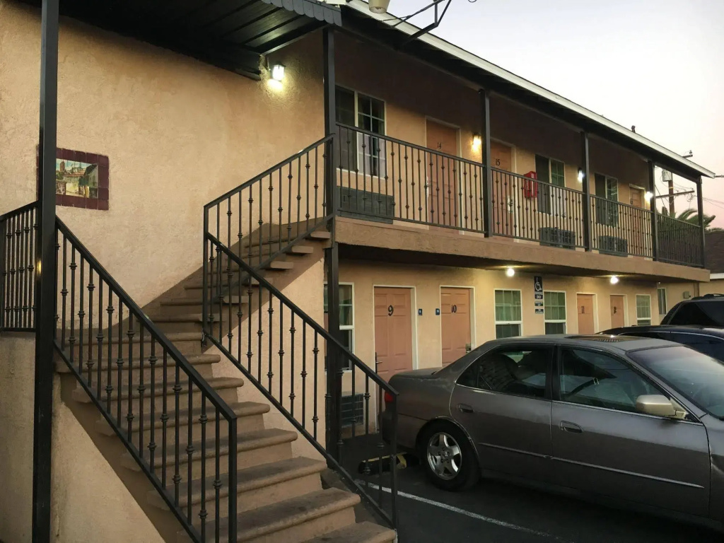 photo 1 of Mission Motel