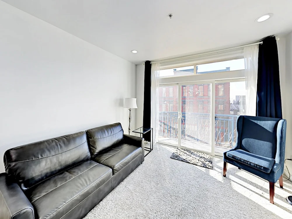 photo 1 of Modern 1br W/ Pool, Spa & Rooftop Deck 1 Bedroom Condo