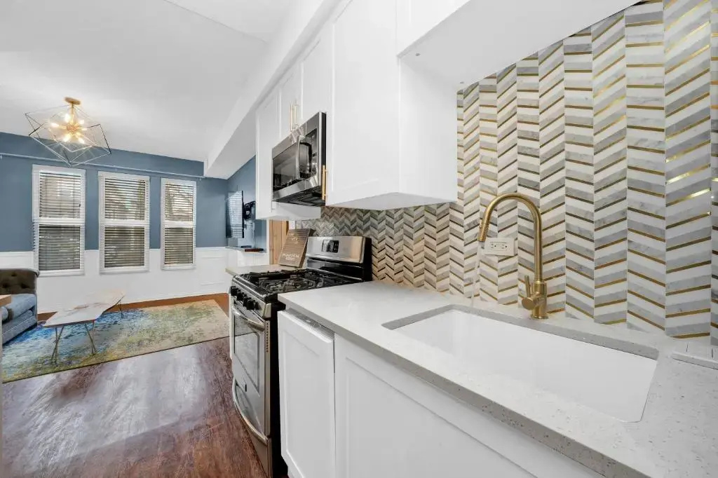 photo 1 of Modern 2 Bedroom in Avondale
