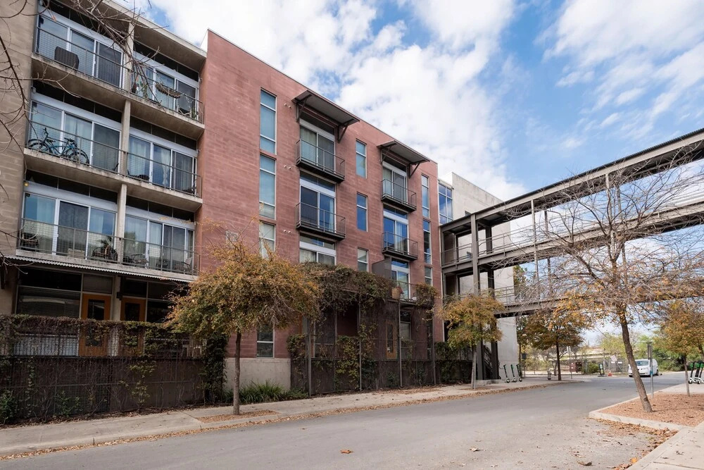 photo 1 of 1 BR Loft Next to Riverwalk by Frontdesk
