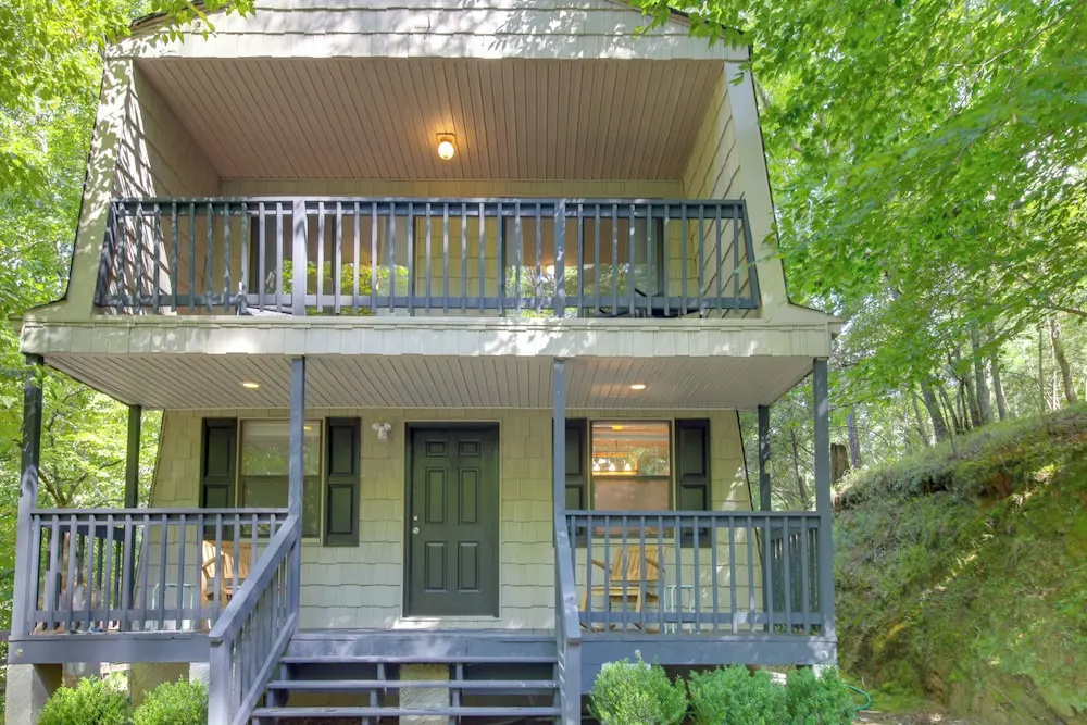 photo 1 of Pet-friendly Ellijay Cabin in the Woods on 1 Acre!