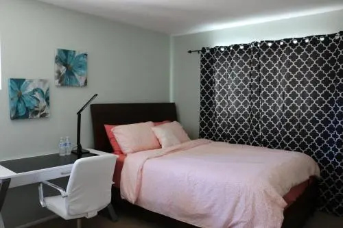 photo 1 of Modern House Close To Park & Ont Airport