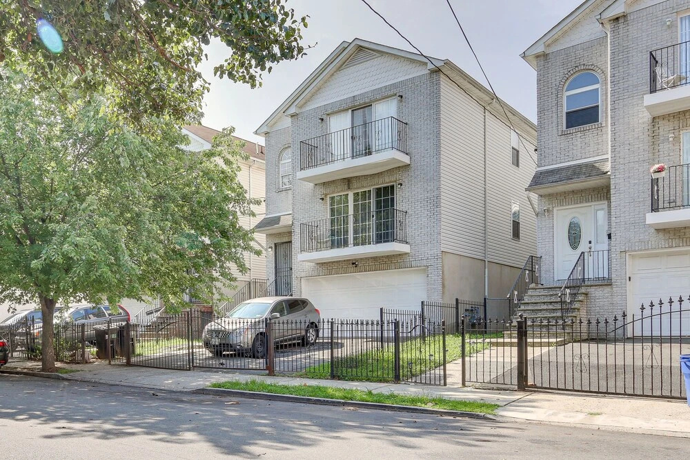 photo 1 of Modern Newark Vacation Rental ~ 3 Mi to Airport!