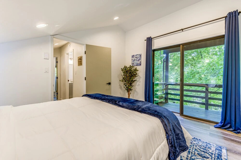 photo 1 of Modern Waynesville Cabin ~ 9 Mi to Lake Junaluska!