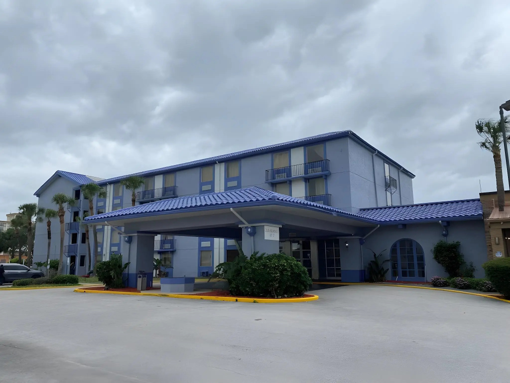 photo 1 of Monumental Movieland Hotel