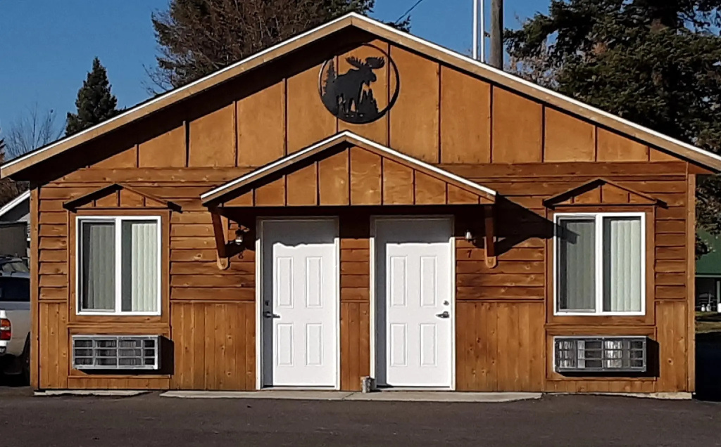photo 1 of Moose Inn