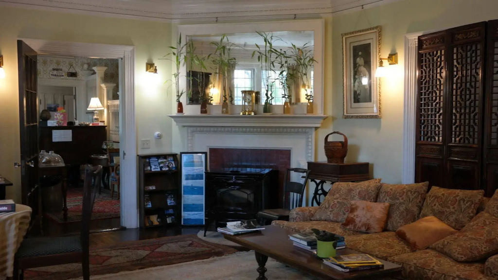 photo 1 of Moseley Cottage Inn & Town Motel