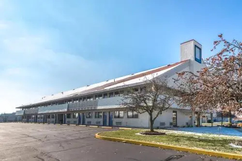 photo 1 of Motel 6 Akron