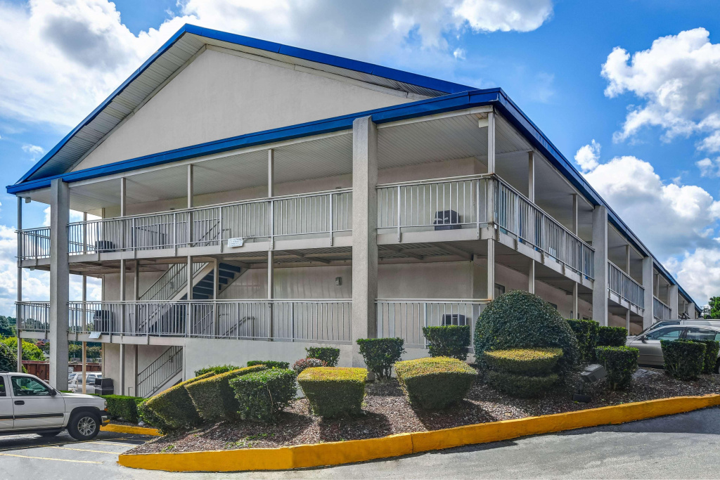 photo 1 of Motel 6 Atlanta, Ga