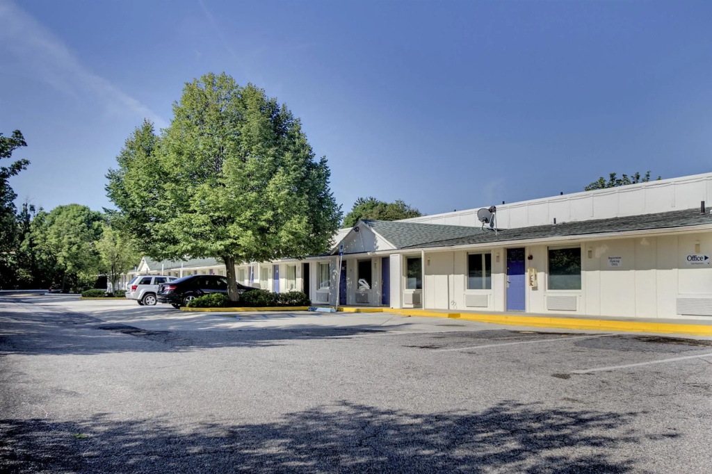 photo 1 of Rodeway Inn