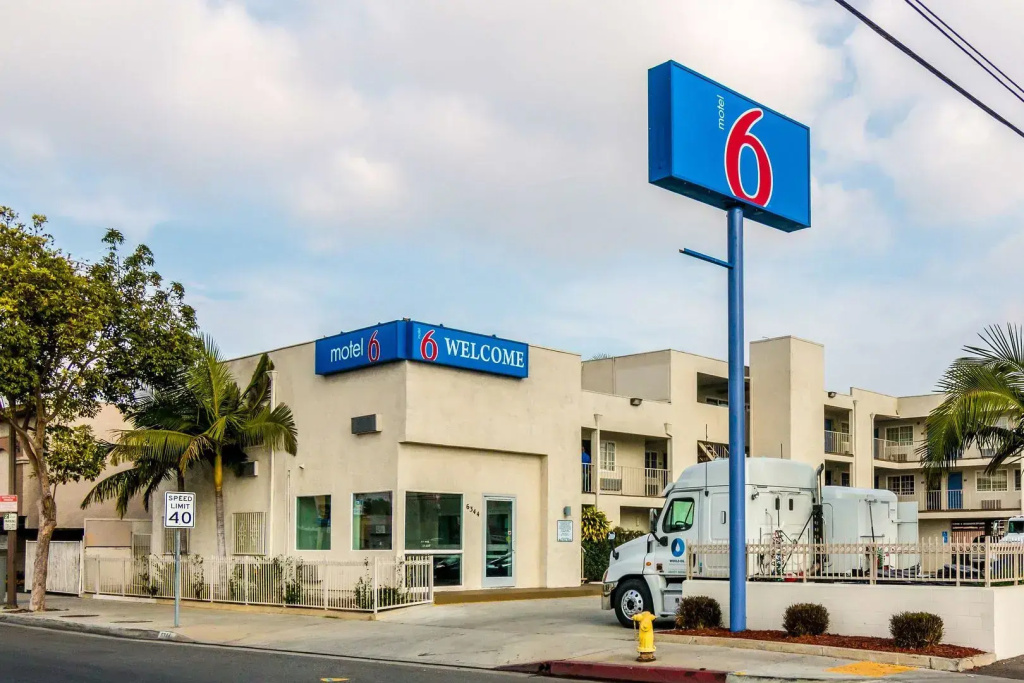 photo 1 of Motel 6 Los Angeles - Bell Gardens