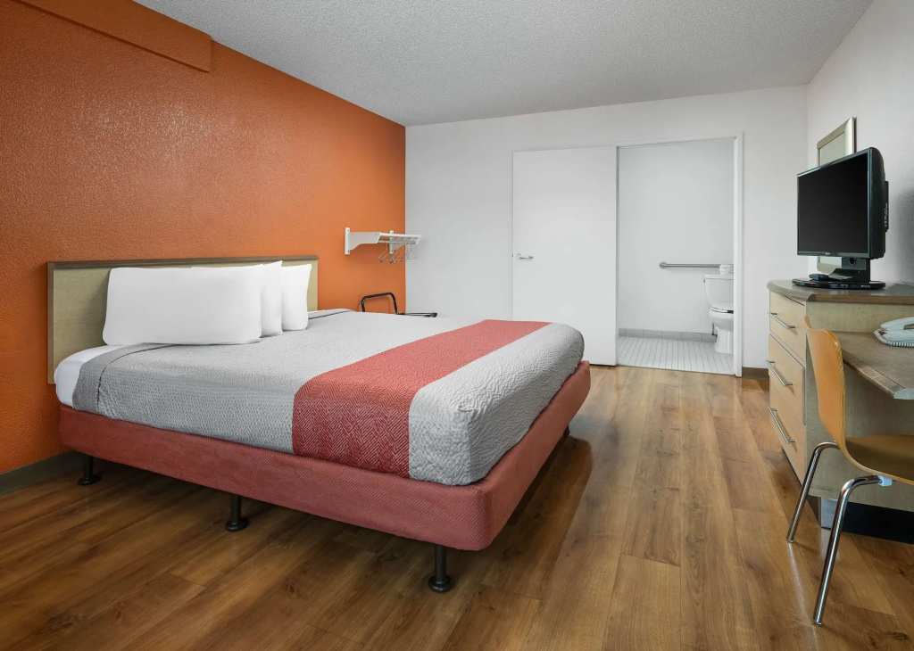 photo 1 of Motel 6 Carlsbad, CA - Near Legoland