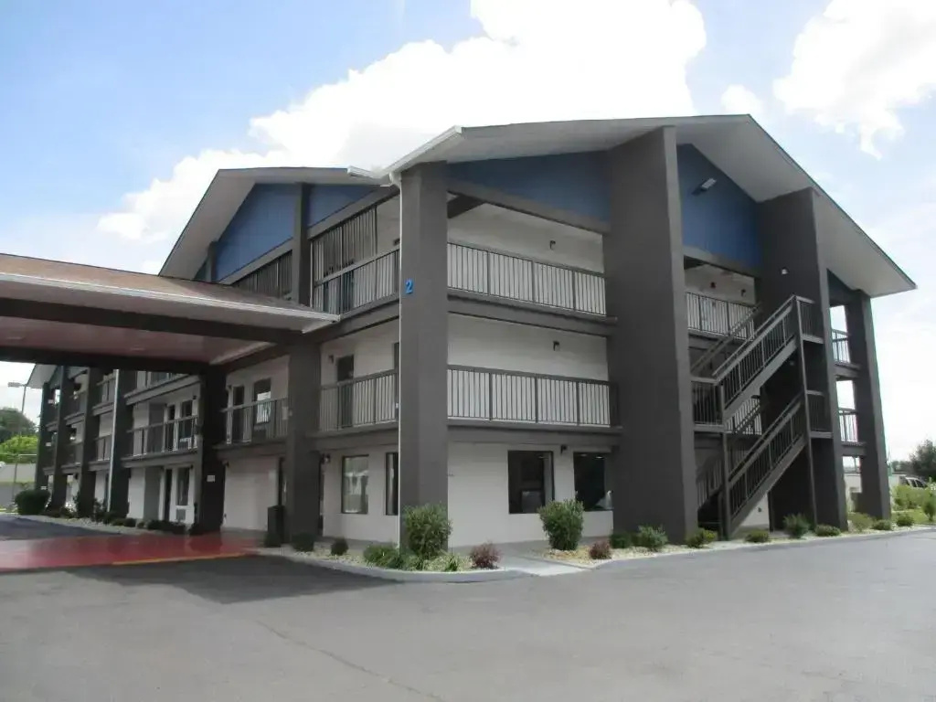photo 1 of Motel 6 Chattanooga, TN - Airport